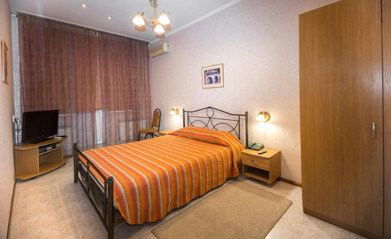 Hotel Apartments Adresa Chisinau Exterior photo