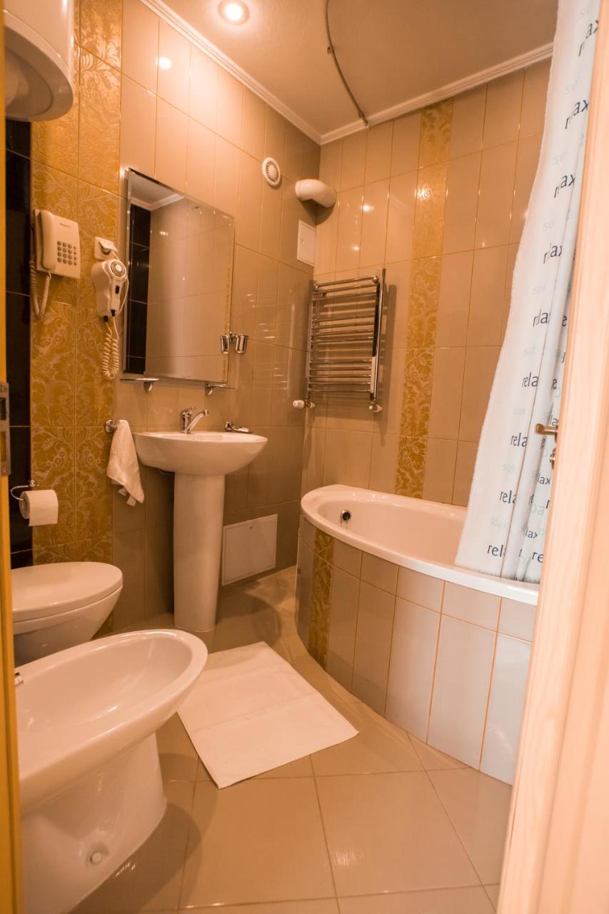 Hotel Apartments Adresa Chisinau Exterior photo