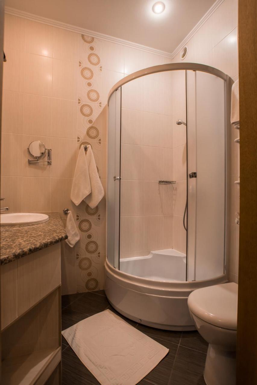 Hotel Apartments Adresa Chisinau Exterior photo